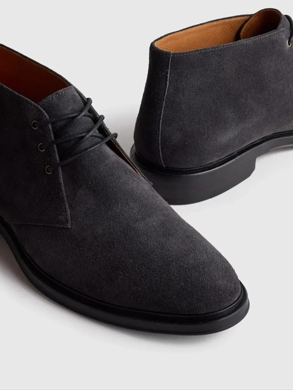 Quince Heritage Suede Chukka Boot - Charcoal